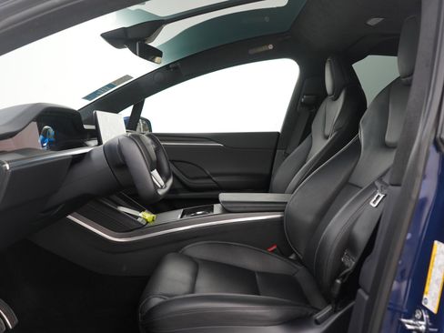 Used 2023 Tesla Model X Plaid image 24