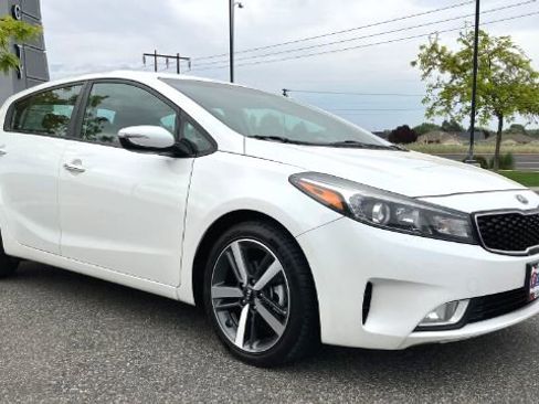 Used 2017 Kia Forte EX FWD image 2