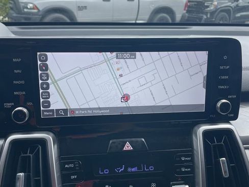 Used 2023 Kia Sorento S w/ Panoramic Sunroof Package FWD image 17