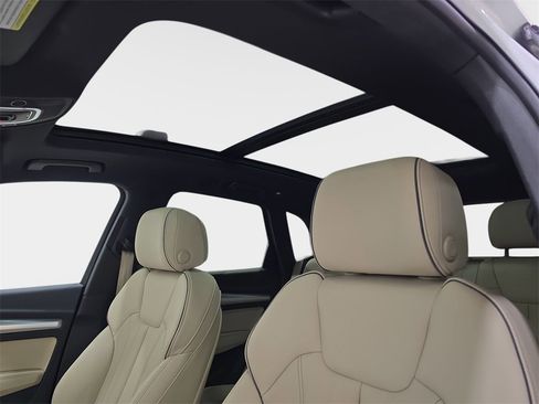 Certified 2025 Audi Q5 2.0T Premium w/ Convenience Plus Package image 29