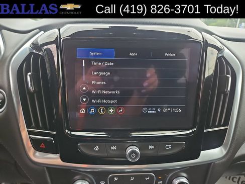 Used 2023 Chevrolet Traverse LT FWD image 17