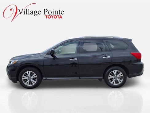 Used 2020 Nissan Pathfinder SL image 2