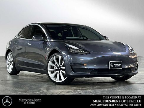 Used 2019 Tesla Model 3 Standard Range image 1