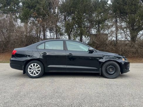 Used 2011 Volkswagen Jetta SE image 5