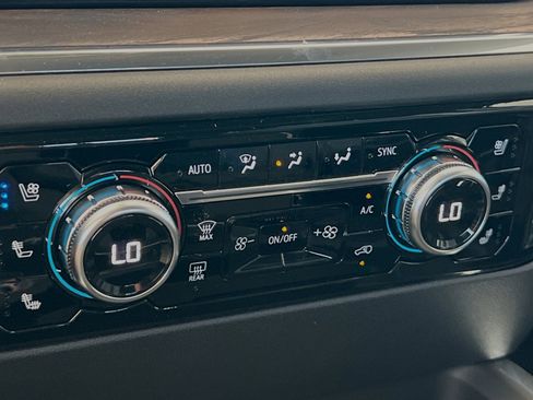 New 2024 GMC Sierra 2500 SLT w/ SLT Premium Package image 21