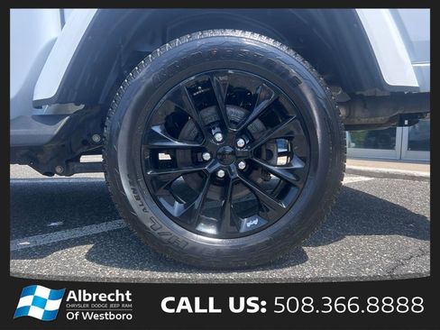 Used 2022 Jeep Gladiator Overland AWD/4WD image 30