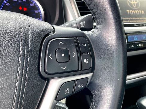 Used 2018 Toyota Highlander Plus image 20