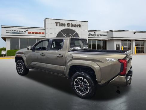 Used 2025 Toyota Tacoma TRD Sport image 7