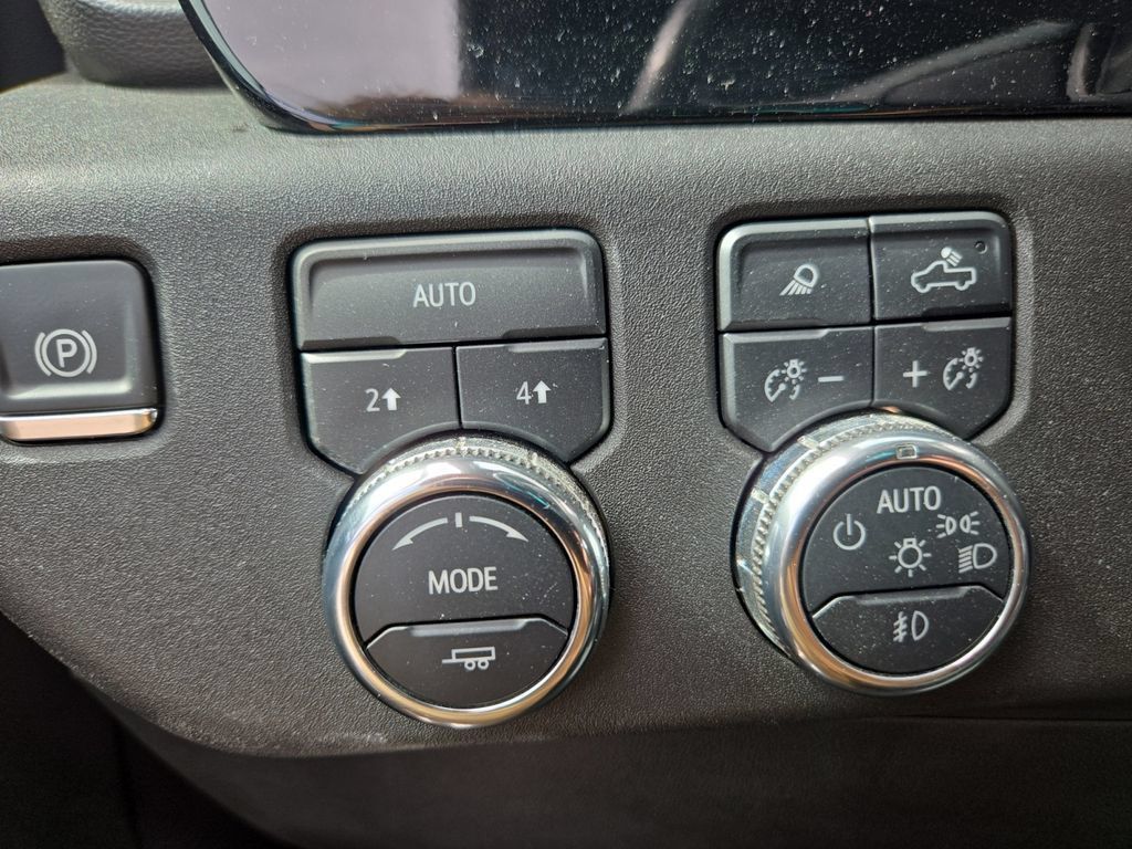 Used 2025 GMC Sierra 1500 SLT AWD/4WD image 20