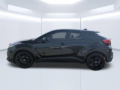 Used 2022 Toyota C-HR Nightshade image 6