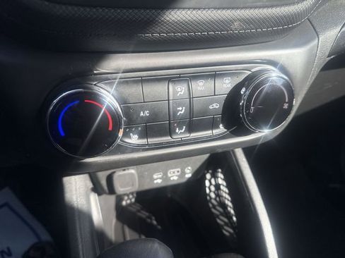 Used 2023 Chevrolet TrailBlazer LT w/ Confidence II Package AWD/4WD image 36