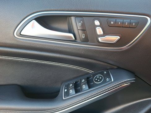 Used 2020 Mercedes-Benz GLA 250 4MATIC image 13