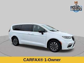 Used 2024 Chrysler Pacifica Limited FWD video 2