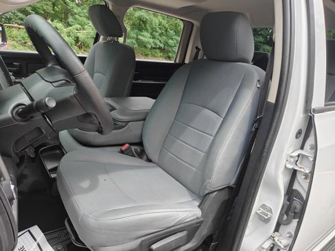 Used 2018 RAM 1500 Express AWD/4WD image 10