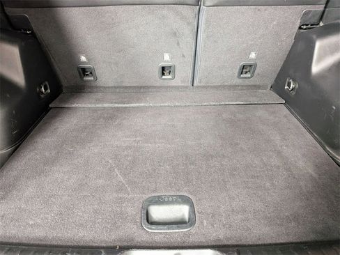 Certified 2021 Jeep Cherokee Latitude Lux image 27