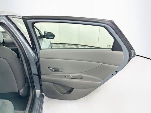 Used 2023 Hyundai Elantra SEL w/ Convenience Package image 28