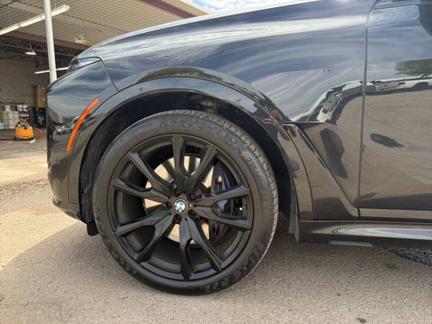 Used 2023 BMW X7 xDrive40i w/ M Sport Package AWD/4WD image 10