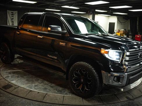 Used 2021 Toyota Tundra Limited w/ Limited Premium Package image 5