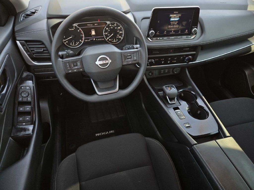 Certified 2025 Nissan Rogue S FWD image 16