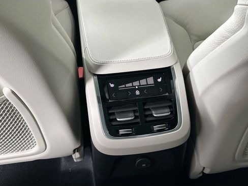 New 2025 Volvo XC90 T8 Plus w/ Protection Package Premier image 25