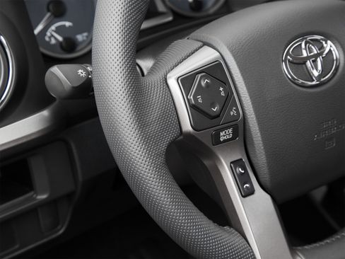 Certified 2016 Toyota Tacoma TRD Off-Road AWD/4WD image 44