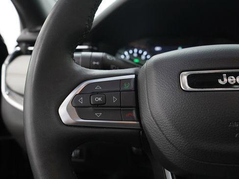 Used 2023 Jeep Compass Limited w/ Sun and Sound Group AWD/4WD image 25