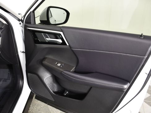 Used 2024 Mitsubishi Outlander SE AWD/4WD image 37