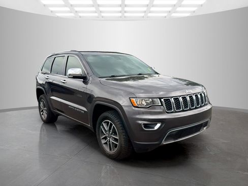 Used 2020 Jeep Grand Cherokee Limited w/ Luxury Group II AWD/4WD image 3