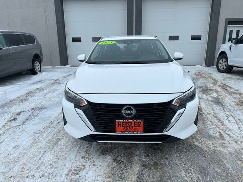 Used 2025 Nissan Sentra SV image 2