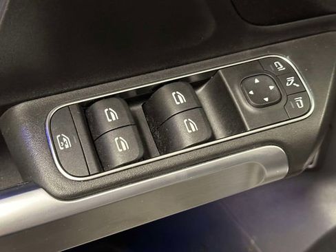 Certified 2022 Mercedes-Benz GLB 250 4MATIC image 19