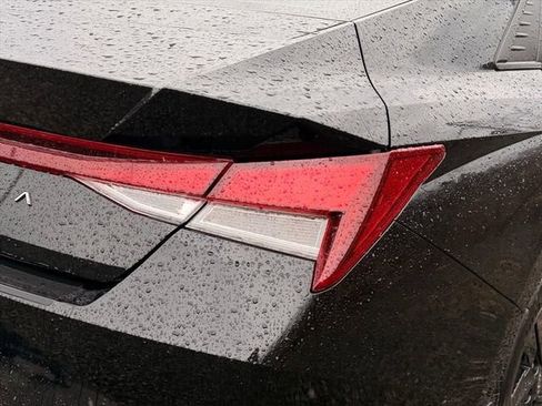 Used 2023 Hyundai Elantra SEL image 15