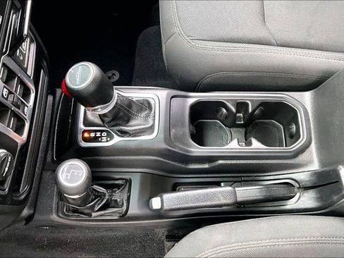 Used 2022 Jeep Gladiator Sport AWD/4WD image 19