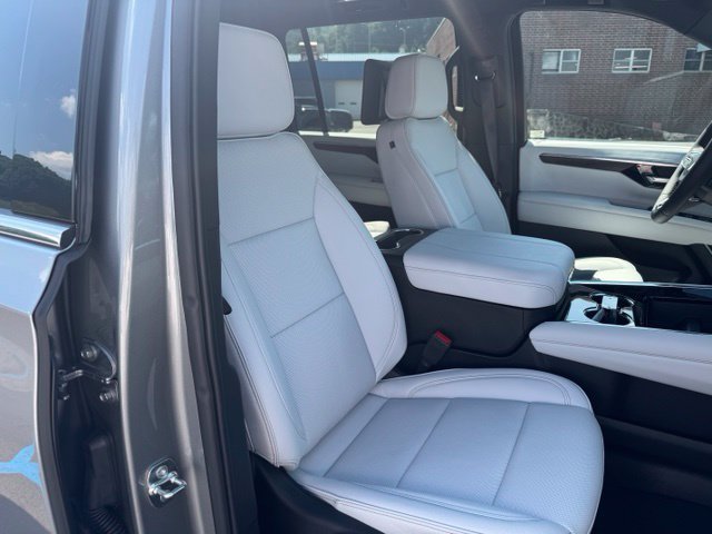 New 2026 Chevrolet Suburban Premier AWD/4WD image 25