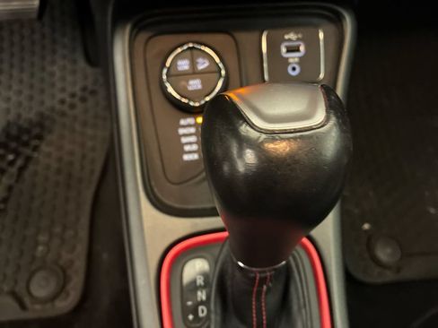 Used 2019 Jeep Compass Trailhawk AWD/4WD image 16