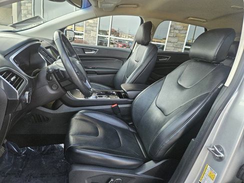 Used 2019 Ford Edge Titanium image 11