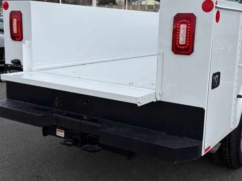 Used 2024 Ford F350 XL RWD image 11