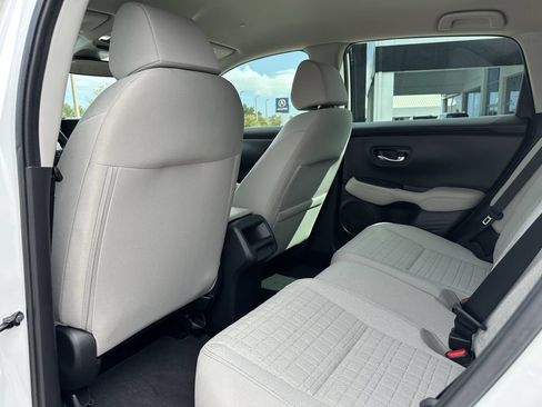 Used 2025 Honda HR-V LX image 16