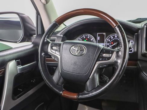 Used 2019 Toyota Land Cruiser image 13