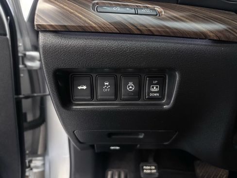 Used 2018 Nissan Maxima Platinum FWD image 26