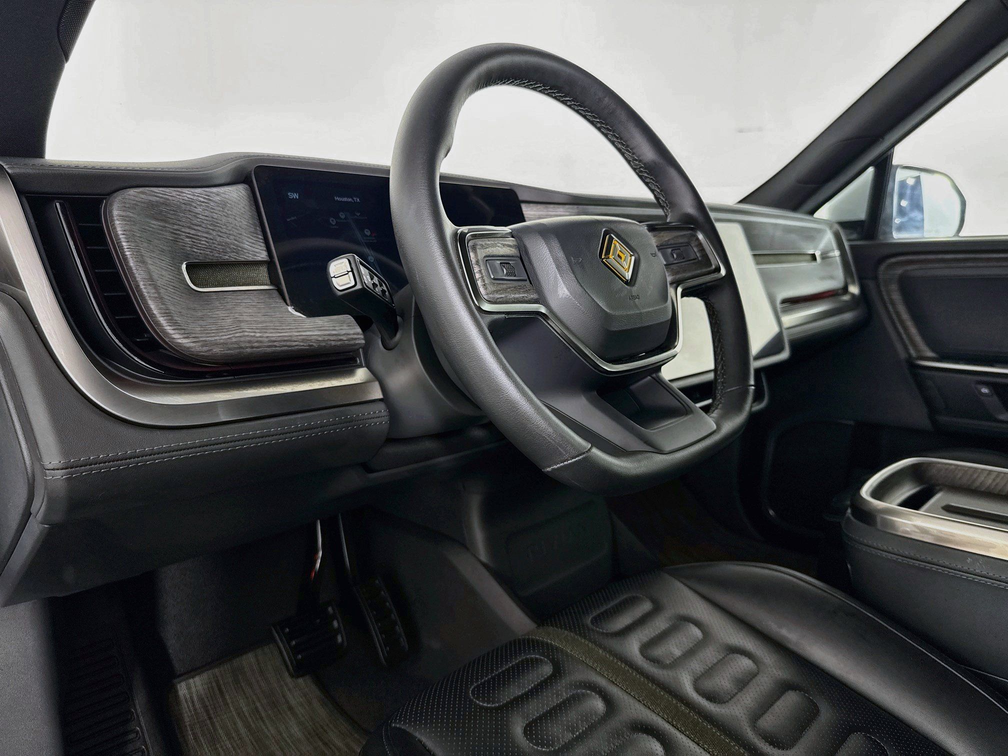 Used 2026 Rivian R1S Adventure Dual AWD/4WD image 19