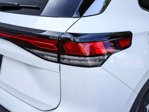 New 2026 Volkswagen Tiguan SE image 13