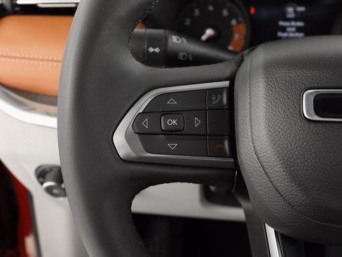 Certified 2024 Jeep Compass Limited image 22