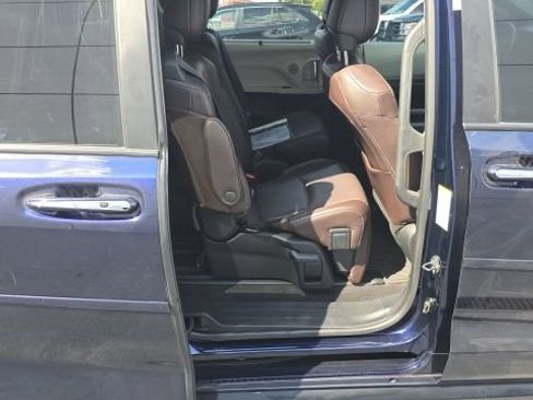 Used 2021 Toyota Sienna Platinum FWD image 26