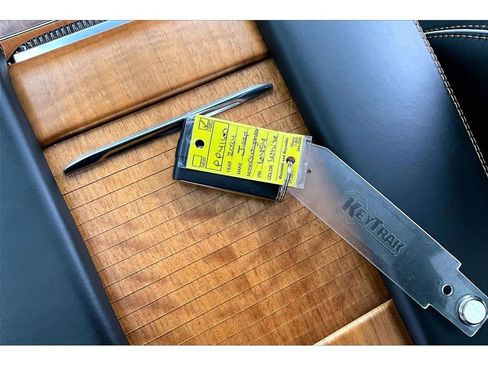 Certified 2024 Jeep Grand Wagoneer Series III w/ HD Trailer Tow Package image 12