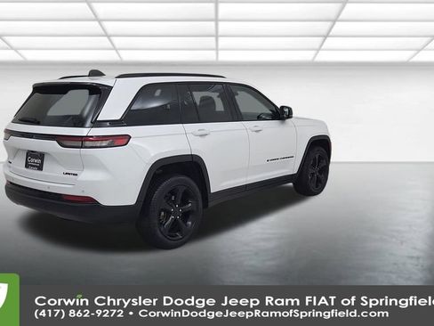 Certified 2023 Jeep Grand Cherokee Limited w/ Black Appearance Package image 13