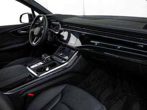 Certified 2025 Audi Q7 3.0T Premium Plus w/ Premium Plus Package AWD/4WD image 8