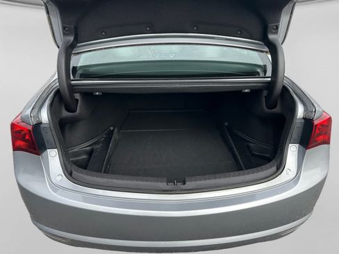 Used 2017 Acura TLX FWD image 19
