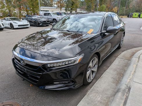Used 2018 Honda Accord Touring image 5