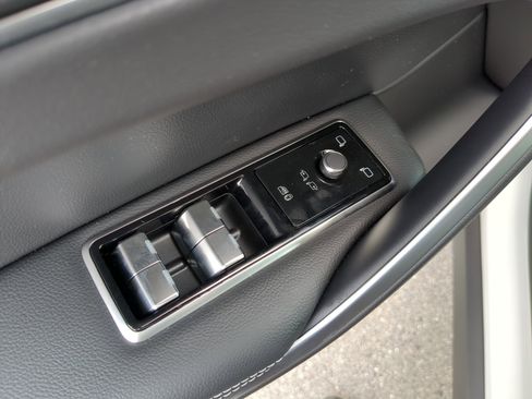 New 2026 Jaguar F-PACE R-Dynamic S image 18