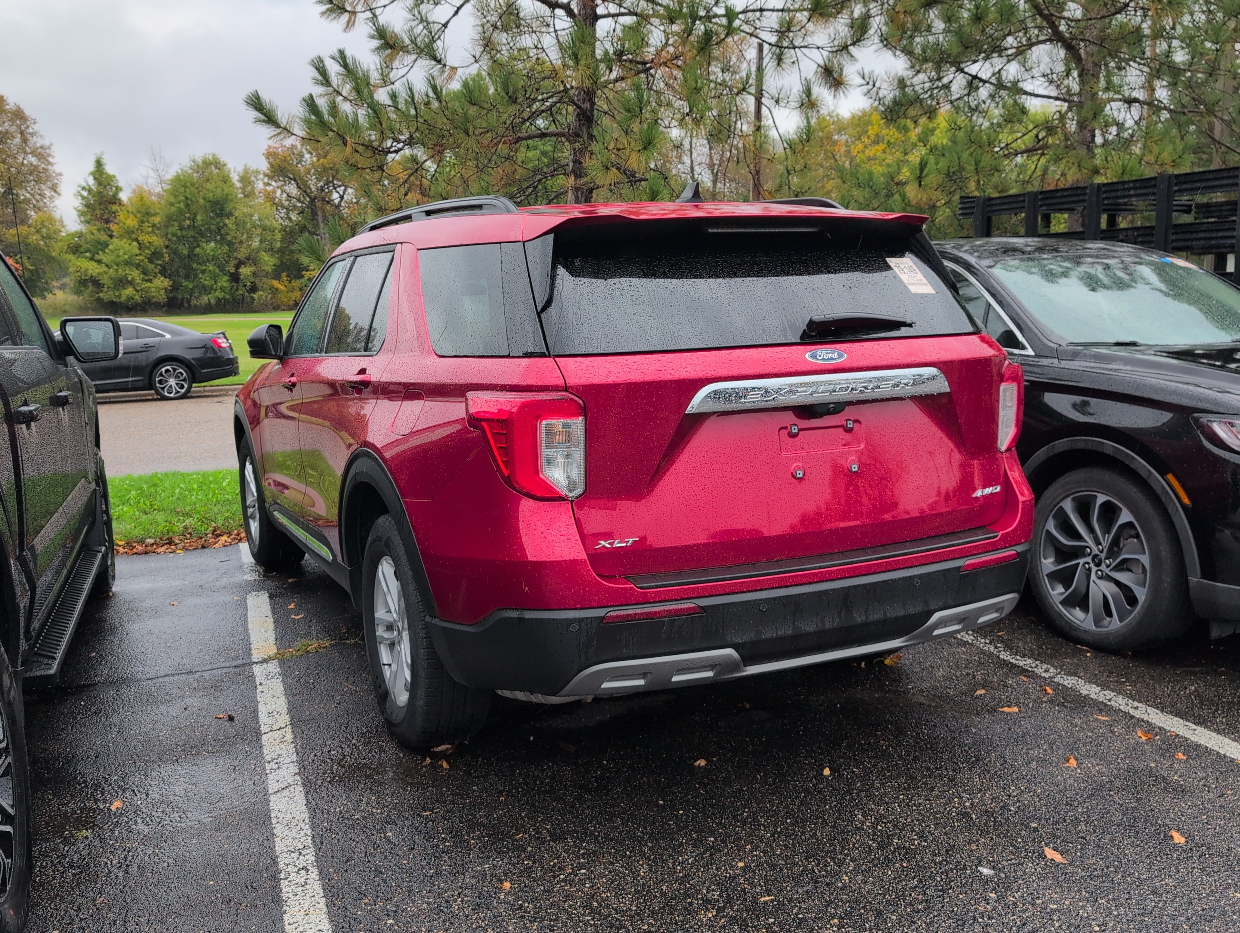 Used 2024 Ford Explorer XLT w/ Equipment Group 202A AWD/4WD image 3